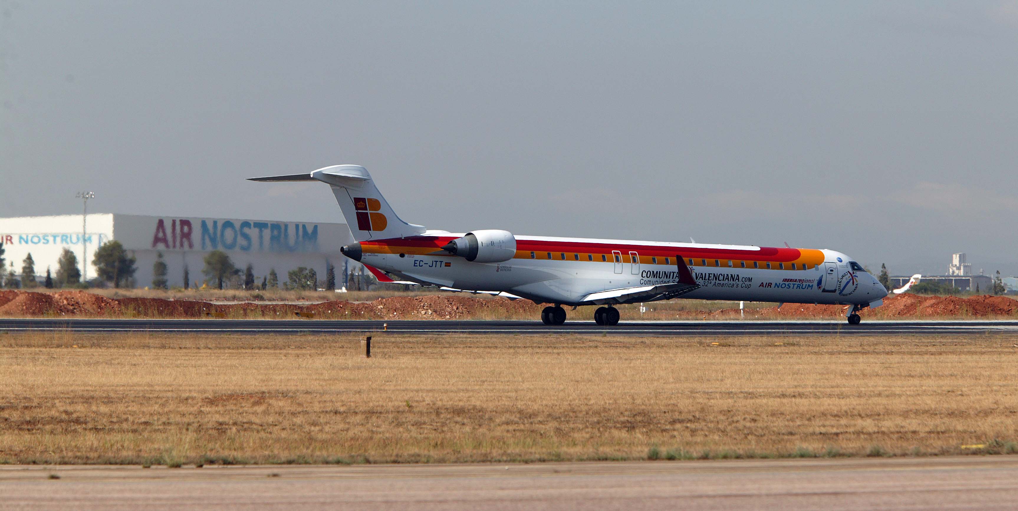 CRJ900